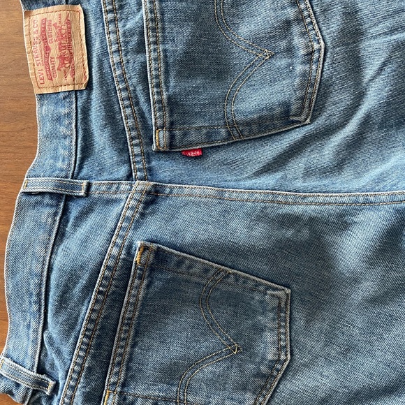 Relaxed tapered leg Levi jean. Size 12 distressed lightly. - Picture 1 of 3